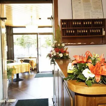 Italie Et Suisse فندق