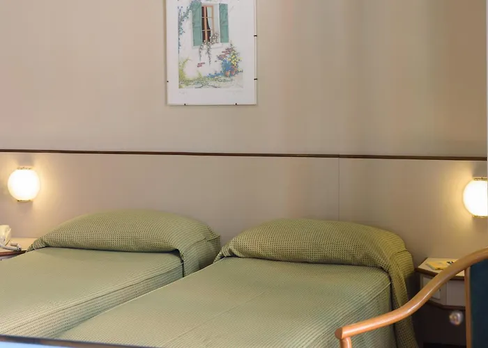 Hotel Italie Et Suisse 3*