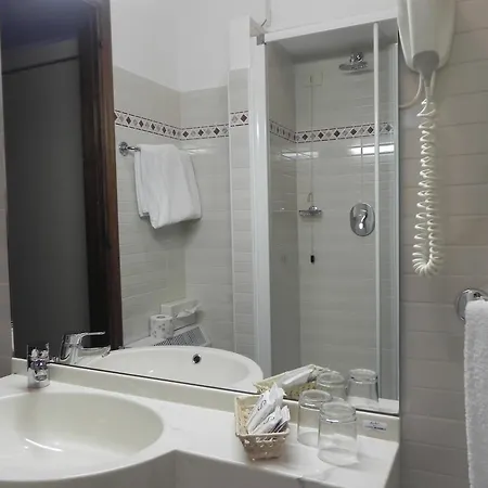 Szálloda Italie Et Suisse 3*